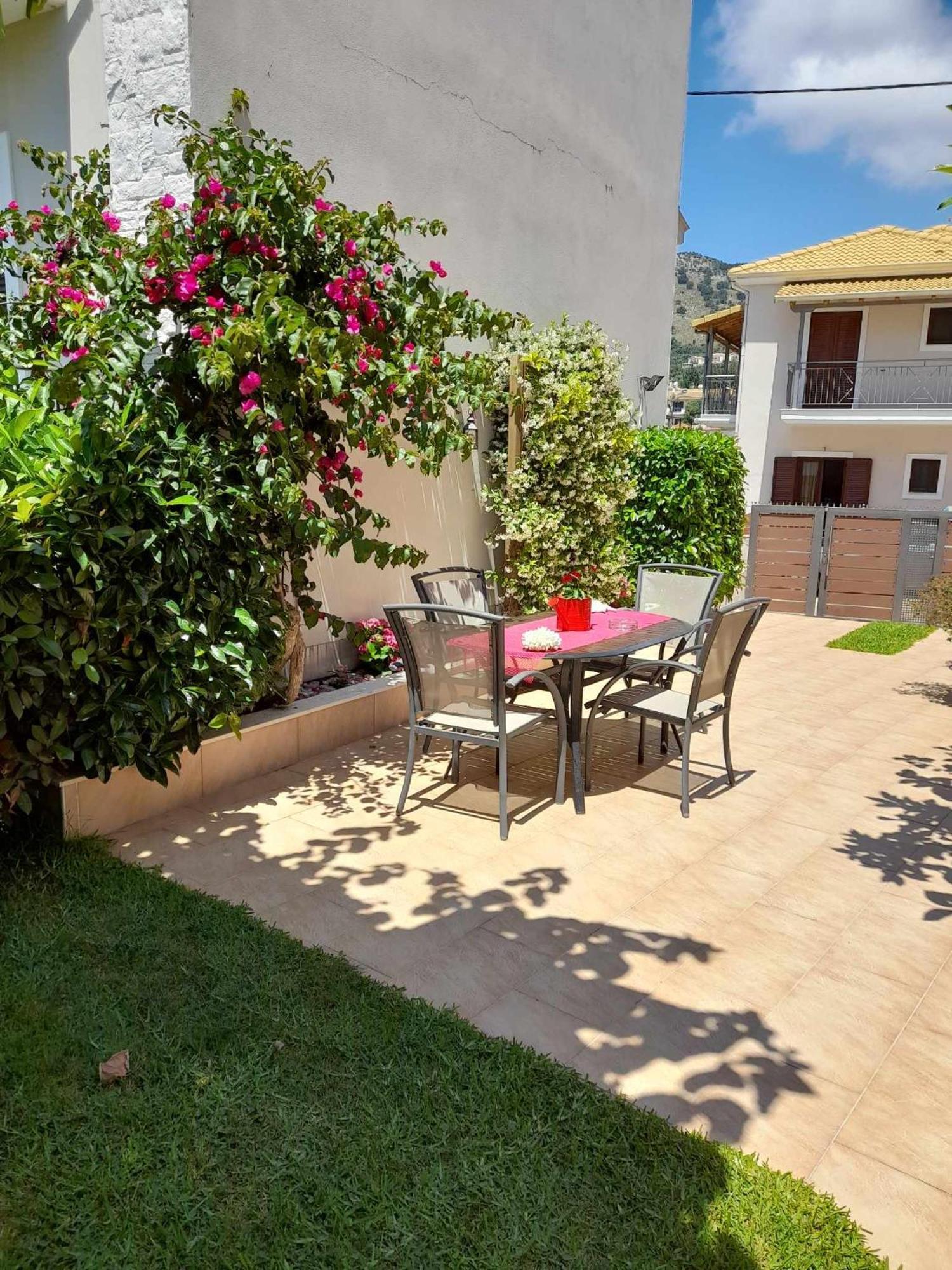 Casa Loutsiano Apartman Szívota Kültér fotó